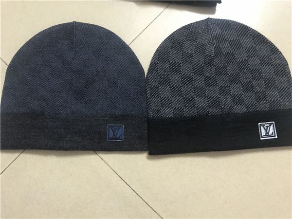 

2020 latest fashion classic hat style men's and women's knitted hats winter warm beanie skull hat, Blue;gray