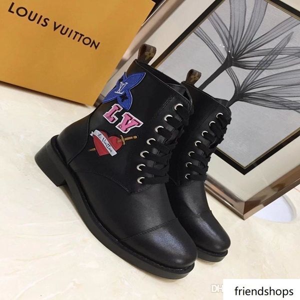 

кожа мартеновские женщин острый каблук рим металла пряжки ремня личности выдолбленные короткие сапоги показать обувь 35-40