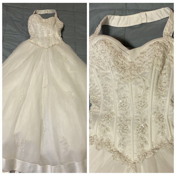 

elegant ivory halter wedding dresses a-line with sash piping lace appliques modest wedding dresses buttons up bridal gowns vestidos de novia, White