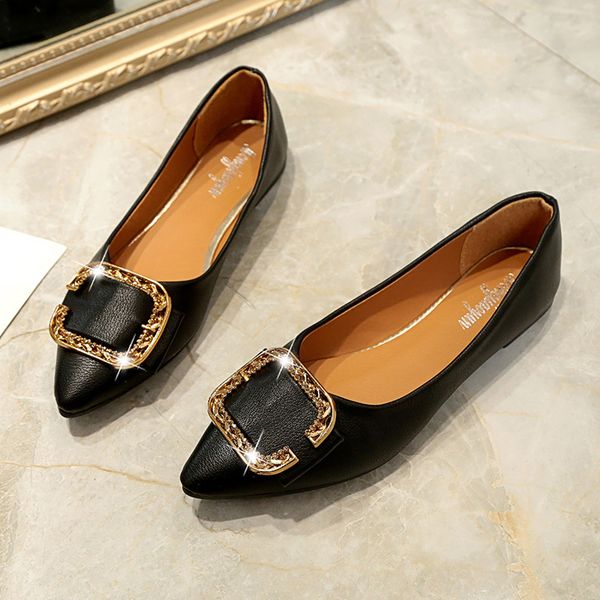 

Sapatos ocasionais iyeezys