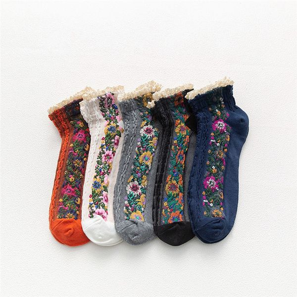 

women socks cotton euramerican national wind flowers autumn and winter ladies socks warm and cute new fashion hot, Black;white