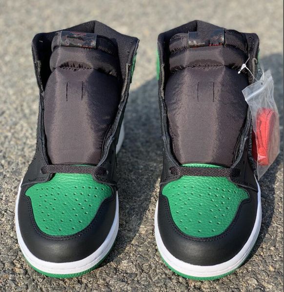 

retro 1 basketball shoes man sneakers shoes pine green 555088-030 have large size 12-13 with double box