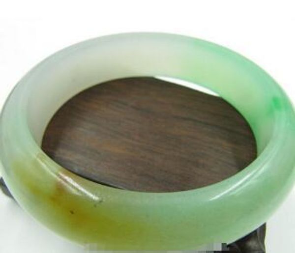 

0 02025 fine jewelry chinese charming green (jadeite) bangle / bracelet, Black