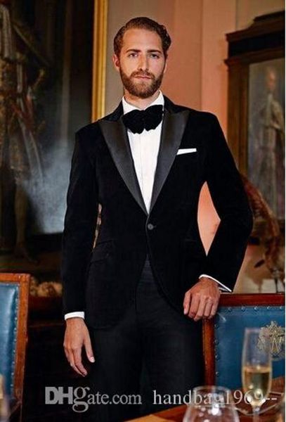 New Fashion Black Velvet Groom Smoking Peak Risvolto Groomsmen Blazer Pantaloni Set Abiti da uomo (giacca + pantaloni + cravatta) H: 867