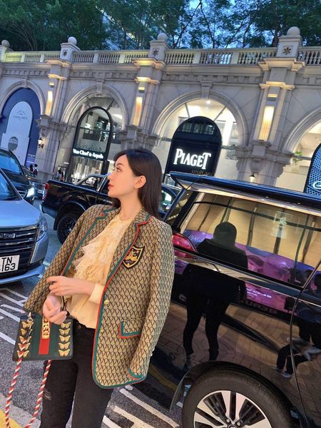 

The fall winter 2019 collection feature a new women 039 blazer the late t in the fa hion world to pair with a tyli h blazer, Black;brown