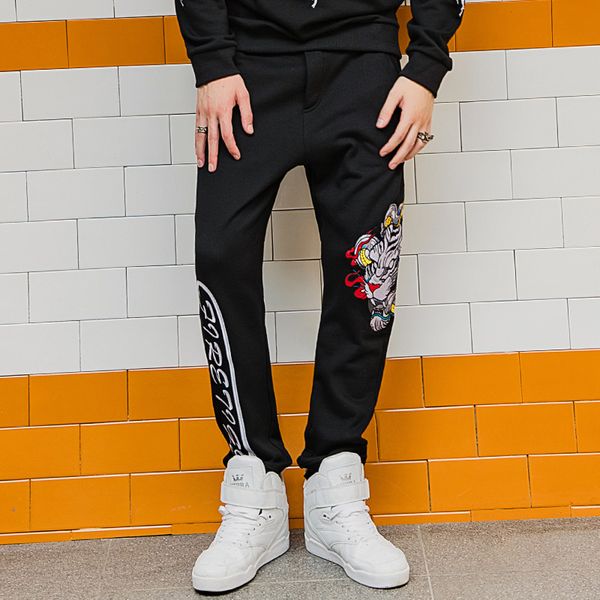 

tiger embroidered trousers, fashionable jeans, spot, wholesale