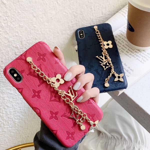 

Luxury brand de igner phone ca e for iphone 11 pro max 6 7 8 plu x max xr fa hion bracelet pu leather key chain dhl