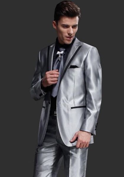 New Custom Made One Button Smoking dello sposo in raso grigio argento Risvolto a punta Best Man Groomsman Uomo Abiti da sposa (giacca + pantaloni + cravatta) 1365