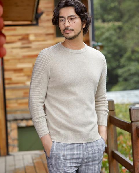 

zhili men's knit stripes in sleeves wool sweater with mock neck, White;black