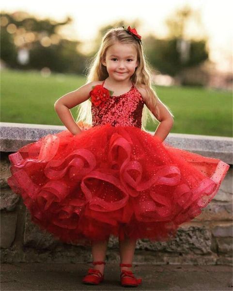 Incredibile lunghezza del tè rosso Abiti da spettacolo per ragazze Halter Paillettes Pizzo Puffy Abito da prima comunione Organza Cute Flower Girls Dress Z111