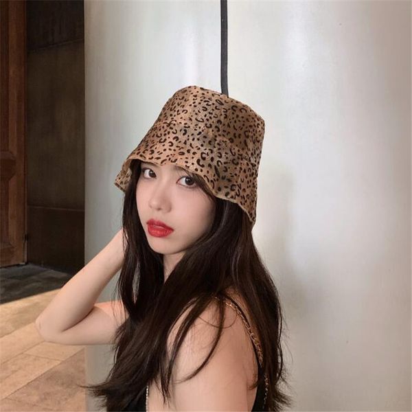 

2020 fashion new women leopard print bucket hats light yarn fisherman hat folding hat cap outdoor sun hat brw