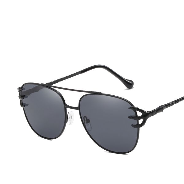 

fashion sunglasses women 2018 brand designer retro pilot sun glasses female ladies summer shades hd matel frame oculos, White;black