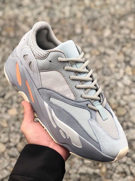 yeezy 700 modelos