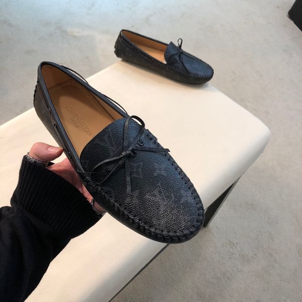 

2020 latest handmade casual shoes men's casual shoes fashion trend versatile and comfortable size 38-45 type 39745400738a