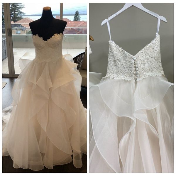 

chic sweetheart destination wedding dresses lace appliques a-line ruffled skirt organza wedding dresses buttons up bridal gowns online, White