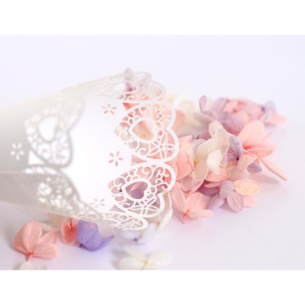 

50pcs wedding party paper confetti cones lace decoration paper crafts wedding supplies lace favors petal candy holder