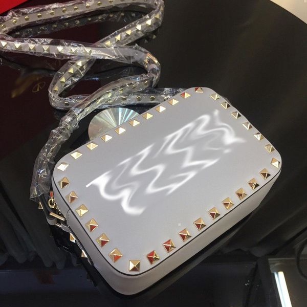 

новая мода роскошная женщина сумки крест сумки на ремне из натуральной кожи высокого качества тотализатор мешок кожа коровья заклепка мини-к