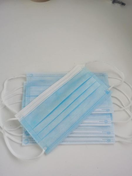 

disposable masks 50 packs, three layers of melt-blown cloth layers, non-woven fabrics, dustproof and breathable, nose and mouth mask blue sp