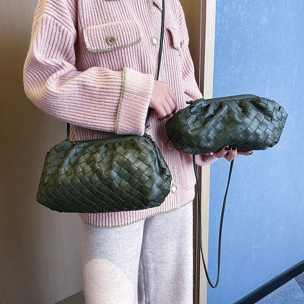 

women hand weaving leather dumplings messenger bag new fashion cloud female crossbody shoulder bag handbag clutch
