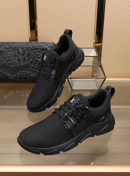 

2019c new trend men's sports shoes brand fashion casual flat shoes, a full set of original shoe box delivery, size 38-45, Black