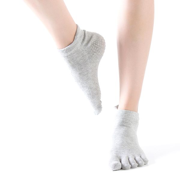 

1 pair breathable non slip ankle grip outdoor gym five fingers solid women yoga socks ballet elastic exercise dance soft cotton, Black
