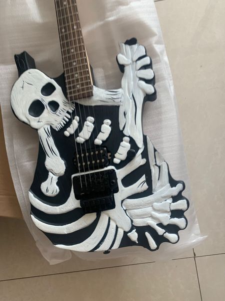 Skull N Bones Mr Scary Chitarra elettrica Johnny Black Hardware Chitarre cinesi