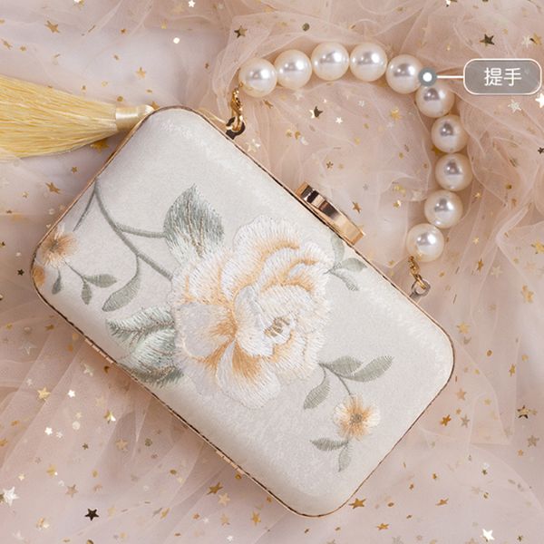 

angelatracy 2020 новое прибытие цветочные вышивки cheongsam pearl кисточкой hanfu китайский стиль lady lace алмазный рама сумка flap box