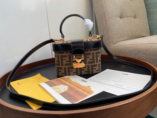 

classic lady's handbag 7a high-end custom quality handbag fashion business casual style metal accessories with long shoulder strap