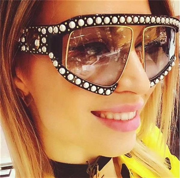 

pearl заклепка солнцезащитные очки женщины поляризованный свет пластиковые sunglass авангард стиль крупногабаритные очки мода заклепки рама, White;black