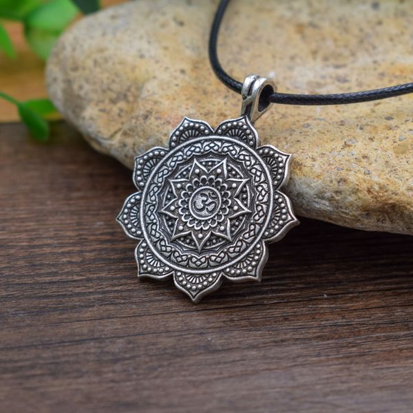 

sanlan om mandala necklace lotus flowermandala, Silver