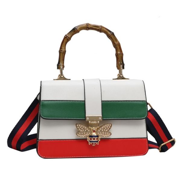 

дизайнерская женская сумка через плечо с ремешком и клапаном из натуральной кожи