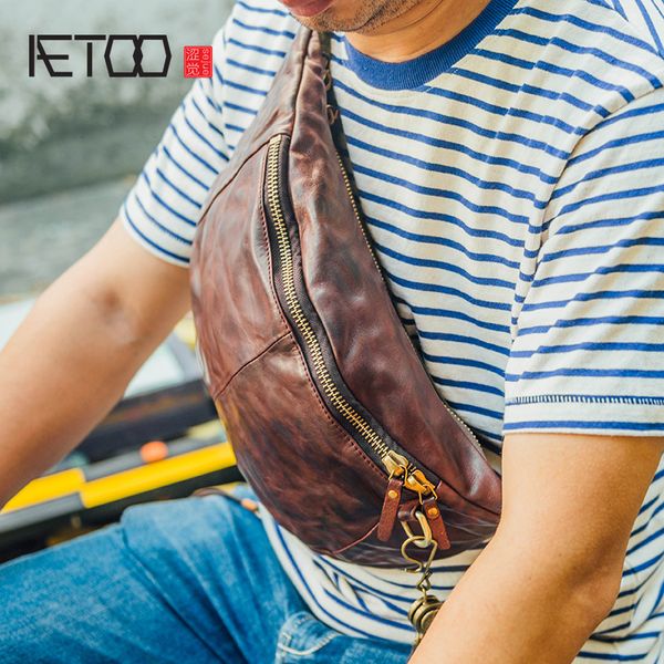 

aetoo handmade men's chest baotou cowhide shoulder bag to make old folds men's pockets