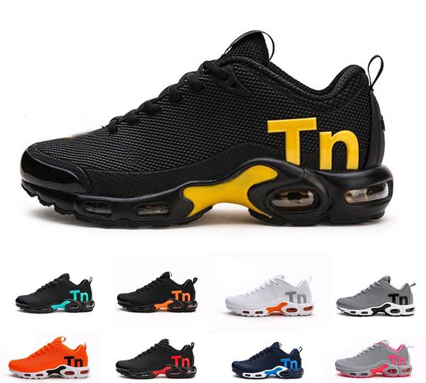 

2021 mens mercurial plus tn outdoor shoes man designer chaussures triple black white red kpu homme men zapatillas mujer trainers sneakers si
