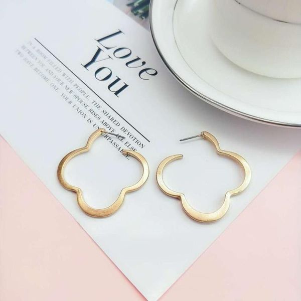 

trendy women earrings magold color plating quality flower shaped hoop earring, Golden;silver
