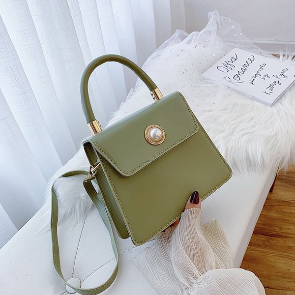 

2019 korean version of the wild pearl shoulder bag fashion simple messenger bag