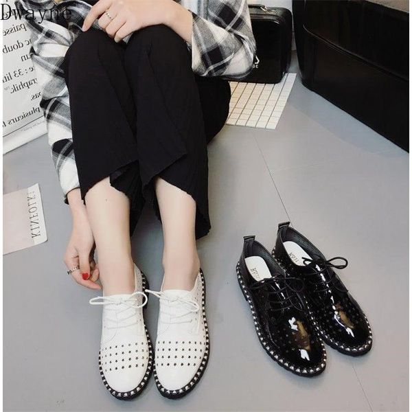 

2019 new korean casual wild british style patent leather hollow flat shoes women, Black