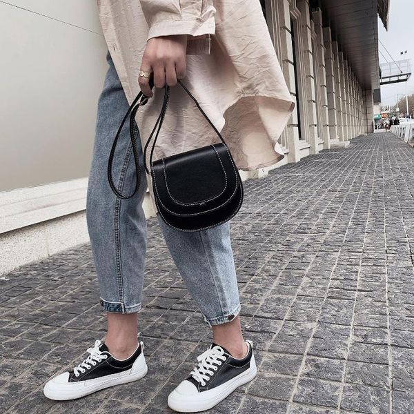 

2020 new ladies shoulder bag large capacity solid color small square bag korean fashion diagonal portable saddle