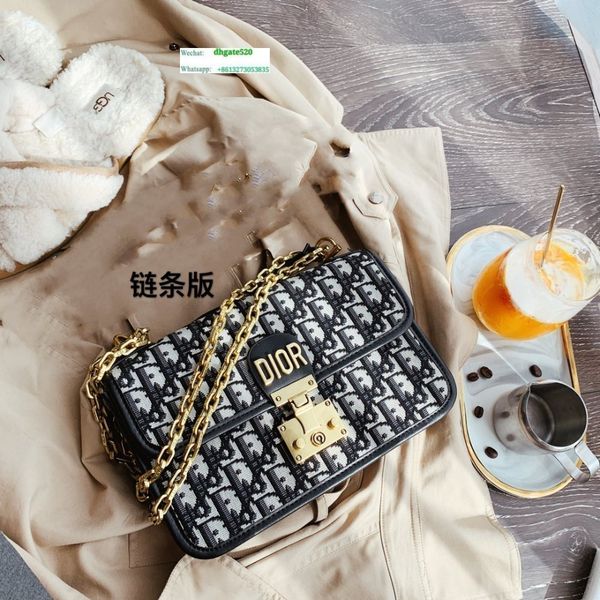 

Explo ionnavy blue women 039 bag old metal body with lock embelli hment high grade canva material and exqui ite chain, Black