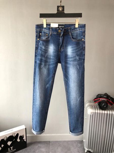 11 Mens Jeans For 2019 – Fall Best Fitting Slim Denim 11 Mens Jeans For 2019 – Fall Best Fitting Slim Denim