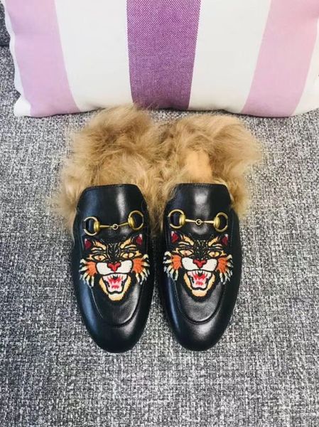 

2018 Fall And Winter Ladies Casual shoes luxury fur mule slippers ladies leather flat Suede mule shoes love shoes fashion slippers35-41 r14