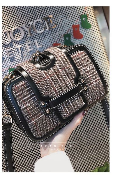 

2019 korean version of the color wool small square bag fashion striped multi-layer clip bag new casual messenger bag