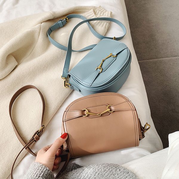 

on the new fairy bag 2020 new fashion wild semi-circular bag korean simple shoulder messenger tote