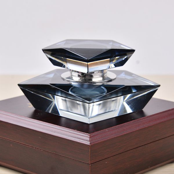 

car perfume bottle seat car perfume air freshener car-styling crystal decoration capacity 10ml size 80*80*65mm 3 color to chose