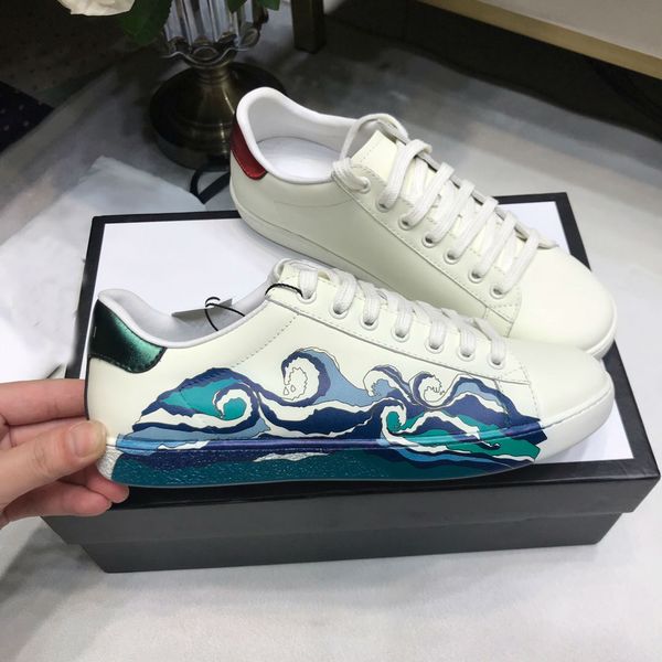 

2019 genuine leather flats designer sneakers men women classic casual shoes ace white leather with green red web gold thread-embroidered bee, Black