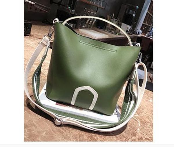 

ladies bag 2020 new messenger handbag shoulder bag simple tassel bucket big bags tide wild