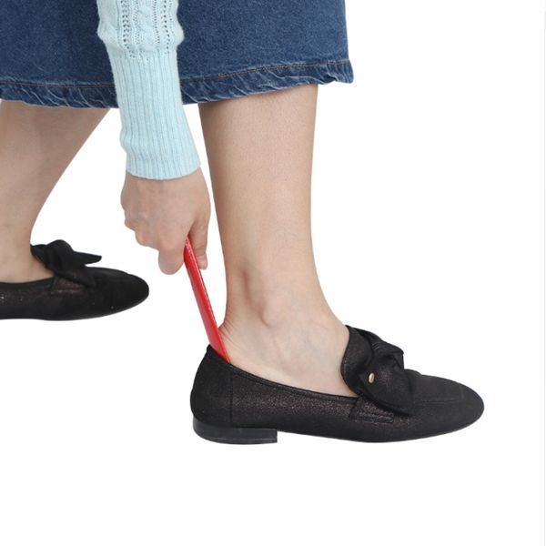 

new 1pcs plastic shoe horns aid slip shoehorn plastic flexible easy reach handle shoehorn remover shoe brushes