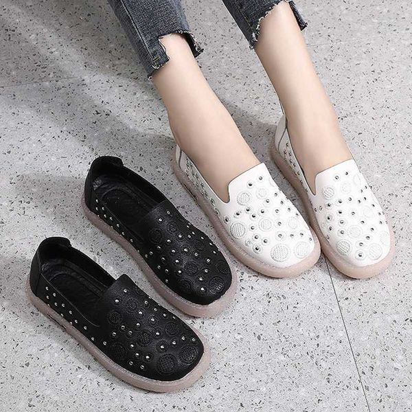 

rivets studs shoes woman 2019 elegant designer women women's moccasins all-match round toe casual female sneakers, Black