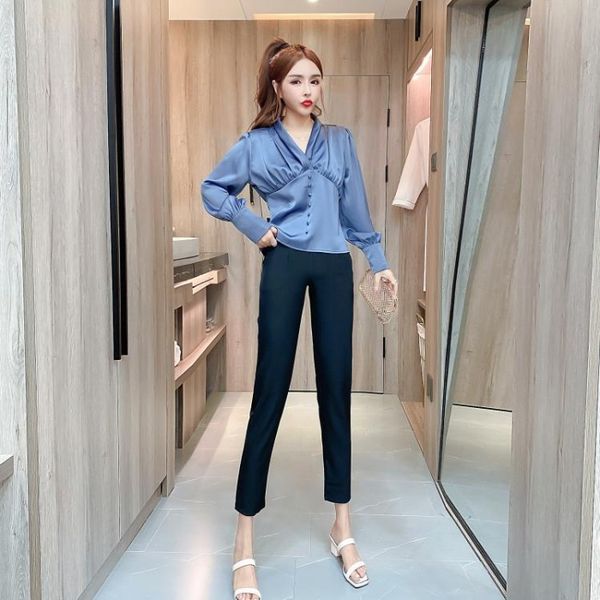 

suit womens 2020 summer new net red satin v-neck shirt long sleeve high waist slimming cropped pants two-piece suit fashion, Black;white