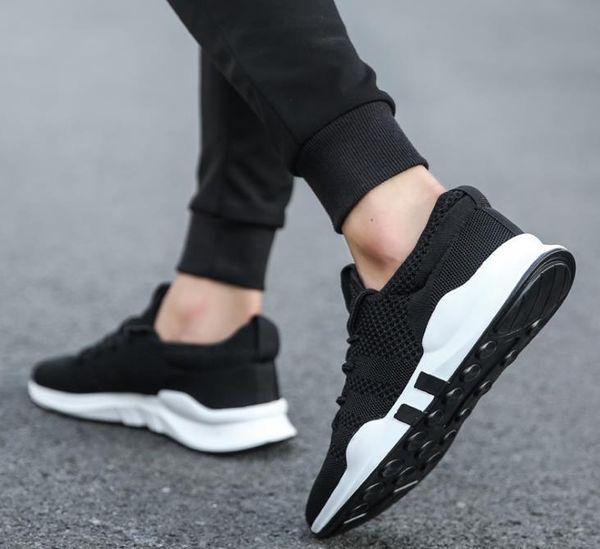 

горячая продажа спортивной обуви мужчину дышащие кроссовки летом сетками чистой обуви случайной нескользящей корейской версии тенденции дезо