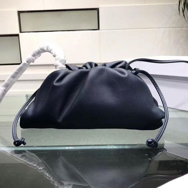 

2019 genuine desinger the pouch soft calfskin ladies small clutch bag hand fashion crossbody women cloud bag